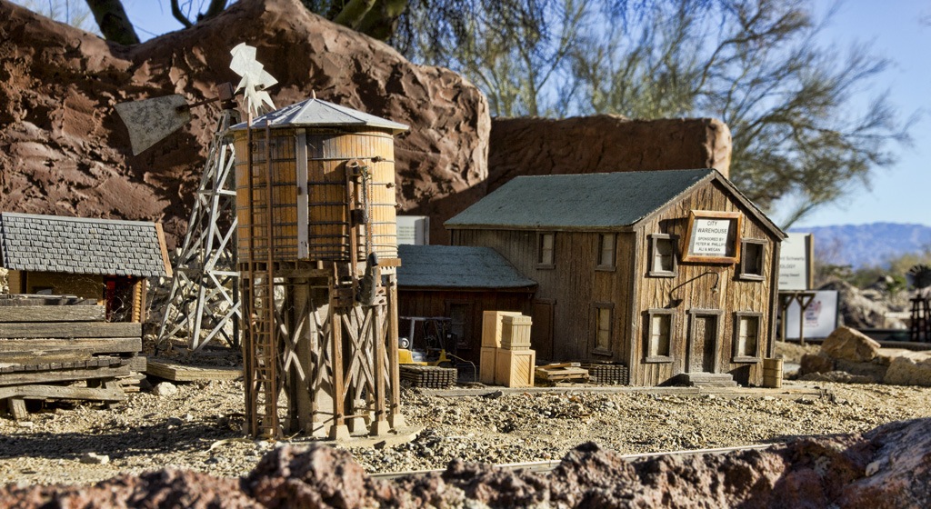 HO Train Set at the Living Desert, California.  Photo by Jan Dougall
